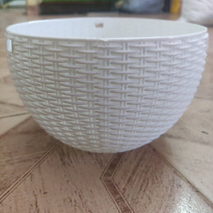 RATTAN HANGING POT WITH CHAIN